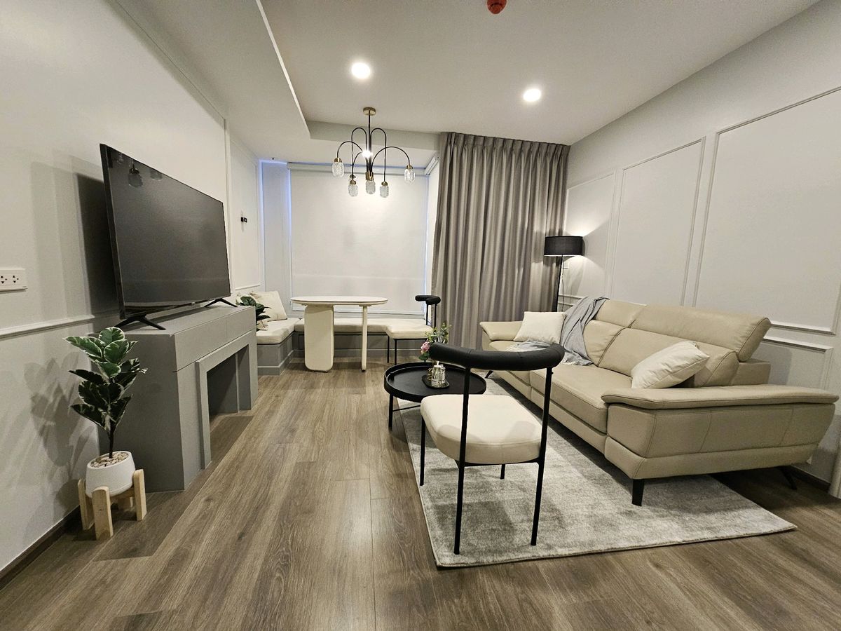 For RentCondoRatchadapisek, Huaikwang, Suttisan : 🔥For urgent rent🔥Soho Bangkok Ratchada near MRT Huai Khwang, extra large room size, Low Floor (foreigners welcome)
