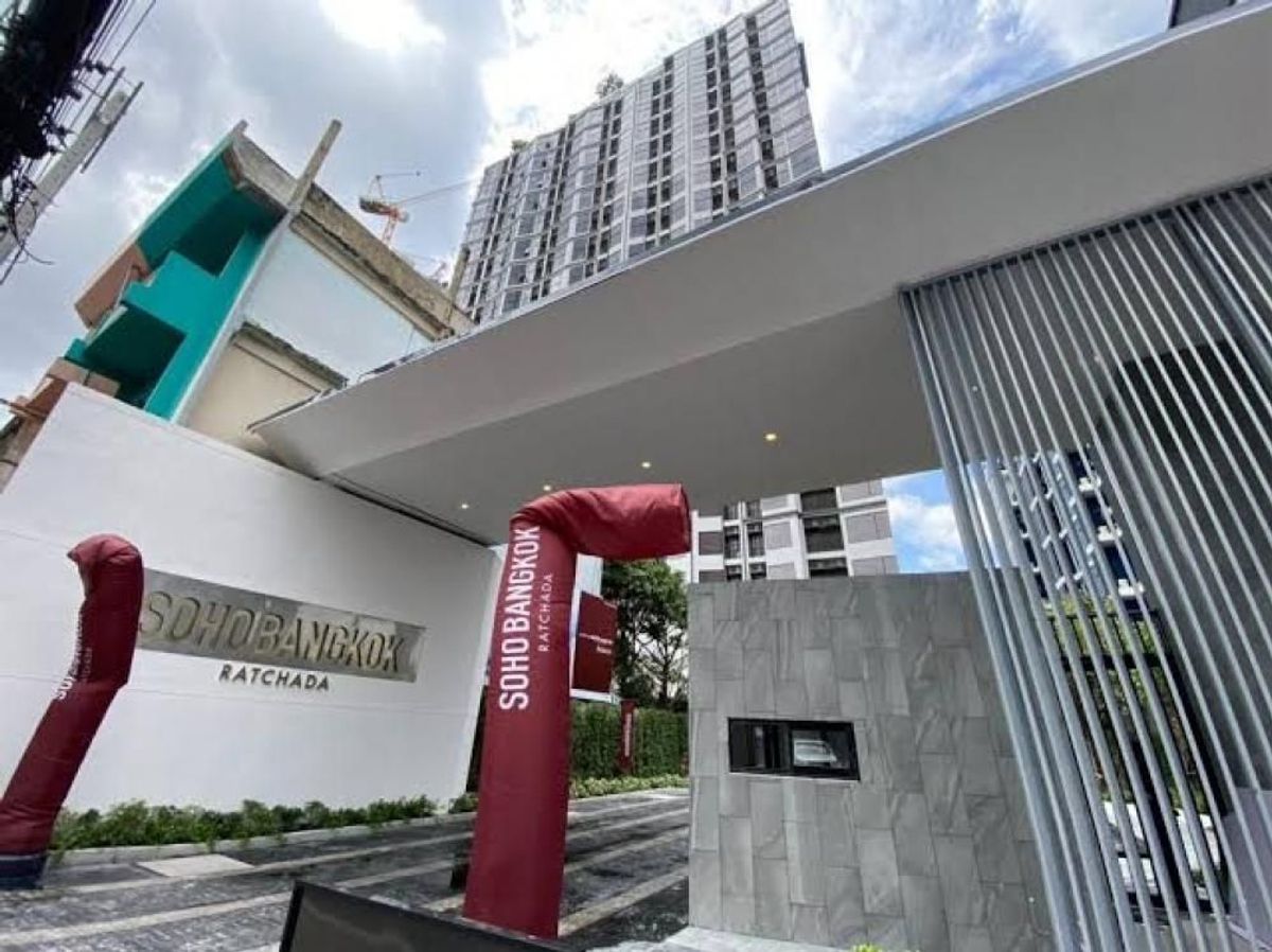 For RentCondoRatchadapisek, Huaikwang, Suttisan : 🔥For urgent rent🔥Soho Bangkok Ratchada near MRT Huai Khwang, extra large room size, Low Floor (foreigners welcome)