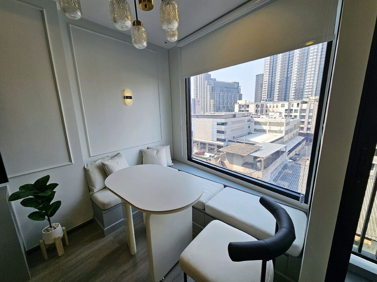 For RentCondoRatchadapisek, Huaikwang, Suttisan : 🔥For urgent rent🔥Soho Bangkok Ratchada near MRT Huai Khwang, extra large room size, Low Floor (foreigners welcome)