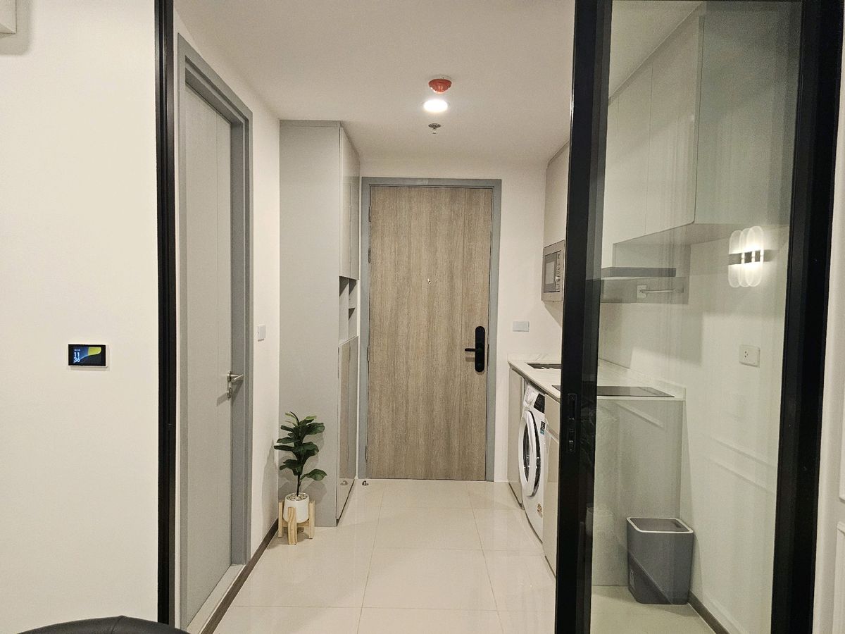 For RentCondoRatchadapisek, Huaikwang, Suttisan : 🔥For urgent rent🔥Soho Bangkok Ratchada near MRT Huai Khwang, extra large room size, Low Floor (foreigners welcome)