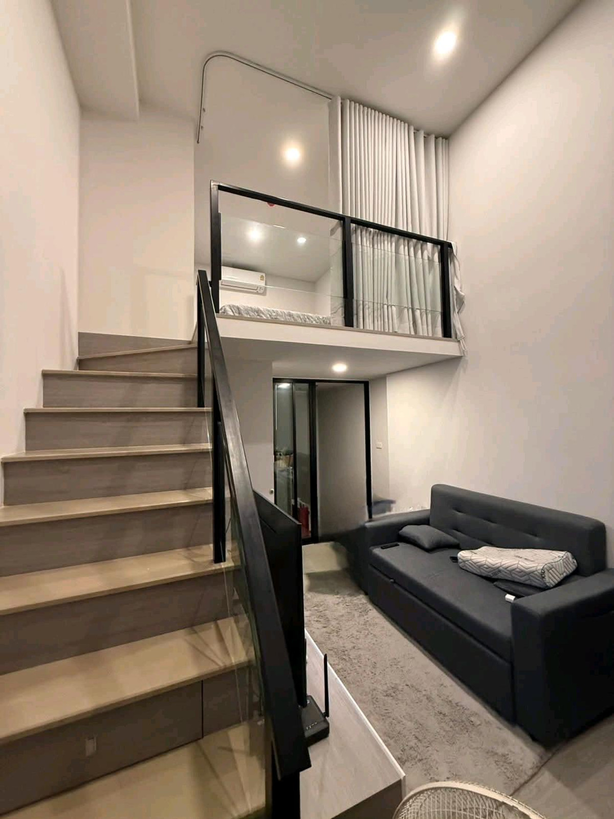 For RentCondoSeri Thai, Ramkhamhaeng Nida : 💥 For rent 🔥💯 Origin Plug and Play Ramkhamhaeng Triple Station, Luxury 33 sqm. Beautiful decoration ready to move.