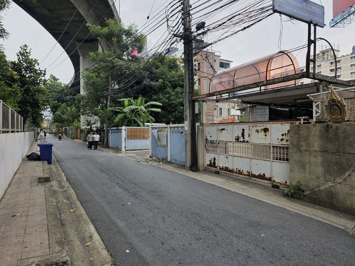 ขายบ้านราชเทวี พญาไท : ขายที่ดินพร้อมบ้าน ย่านราชปรารภ #ทำเลในเมือง #ทําเลค้าขาย  #ทําเลใจกลางเมือง 