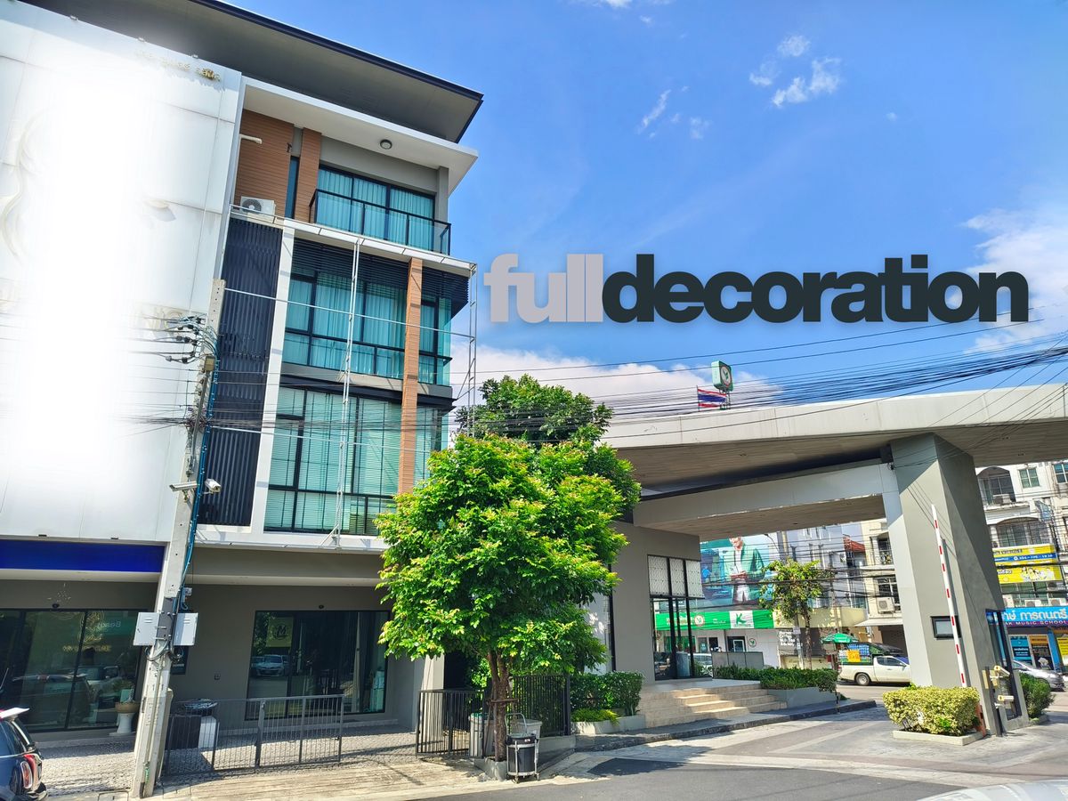 Home OfficeKaset Nawamin,Ladplakao : For rent, luxury home office Premium Place Mix Ekamai-Ramintra, used to be a 4-storey model home, 5.5 meters wide, end house, next to a guardhouse, 3 bedrooms, 4 bathrooms, Premium Place Mix Ekamai-Ramintra, 31.7 sq.w.