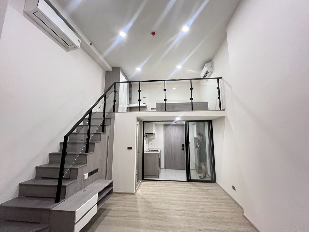 For SaleCondoPinklao, Charansanitwong : 🏢 Two -story room, high ceiling ready‼ ️ in the only place in the bank