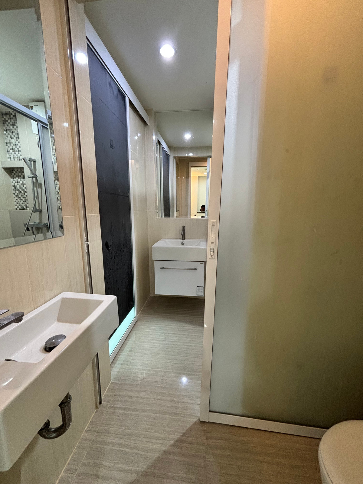 CondoRatchadapisek, Huaikwang, Suttisan : Sell/Rent Condo Life Ratchadaphisek Building B 34