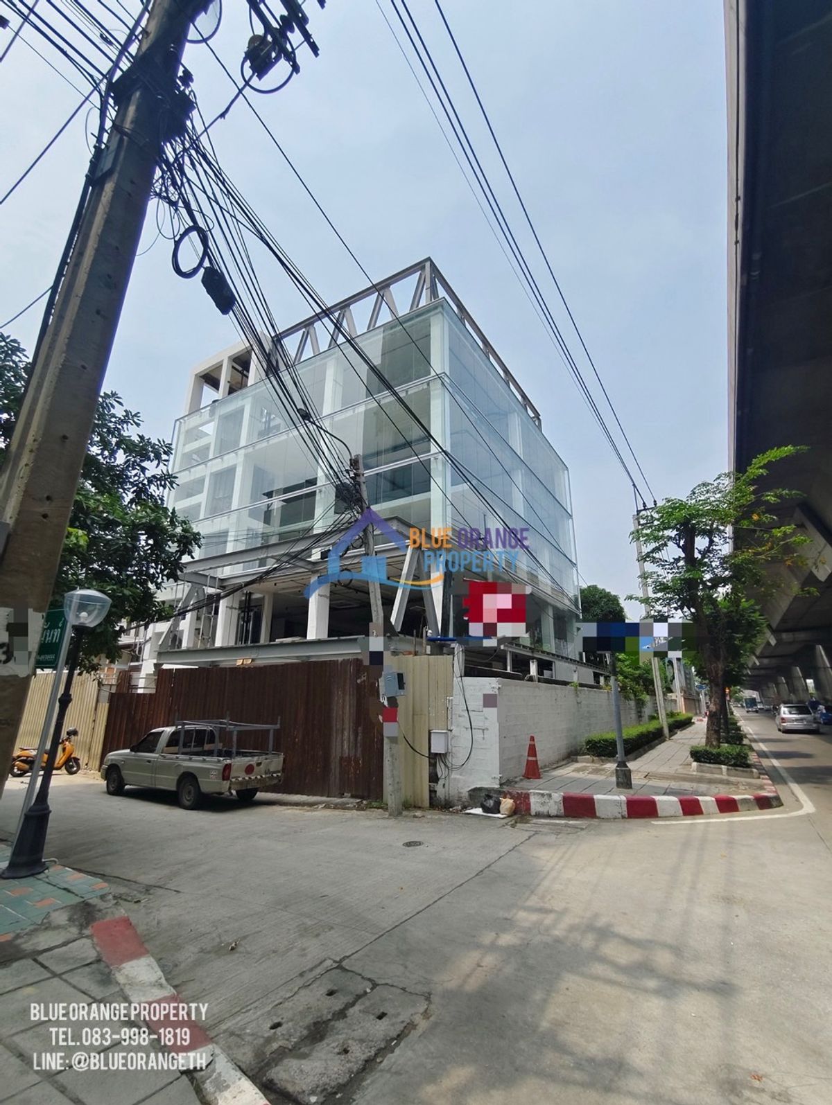 For RentOfficeRama9, Petchburi, RCA : Rental of the Stand Alone office on the main road, Rama 9