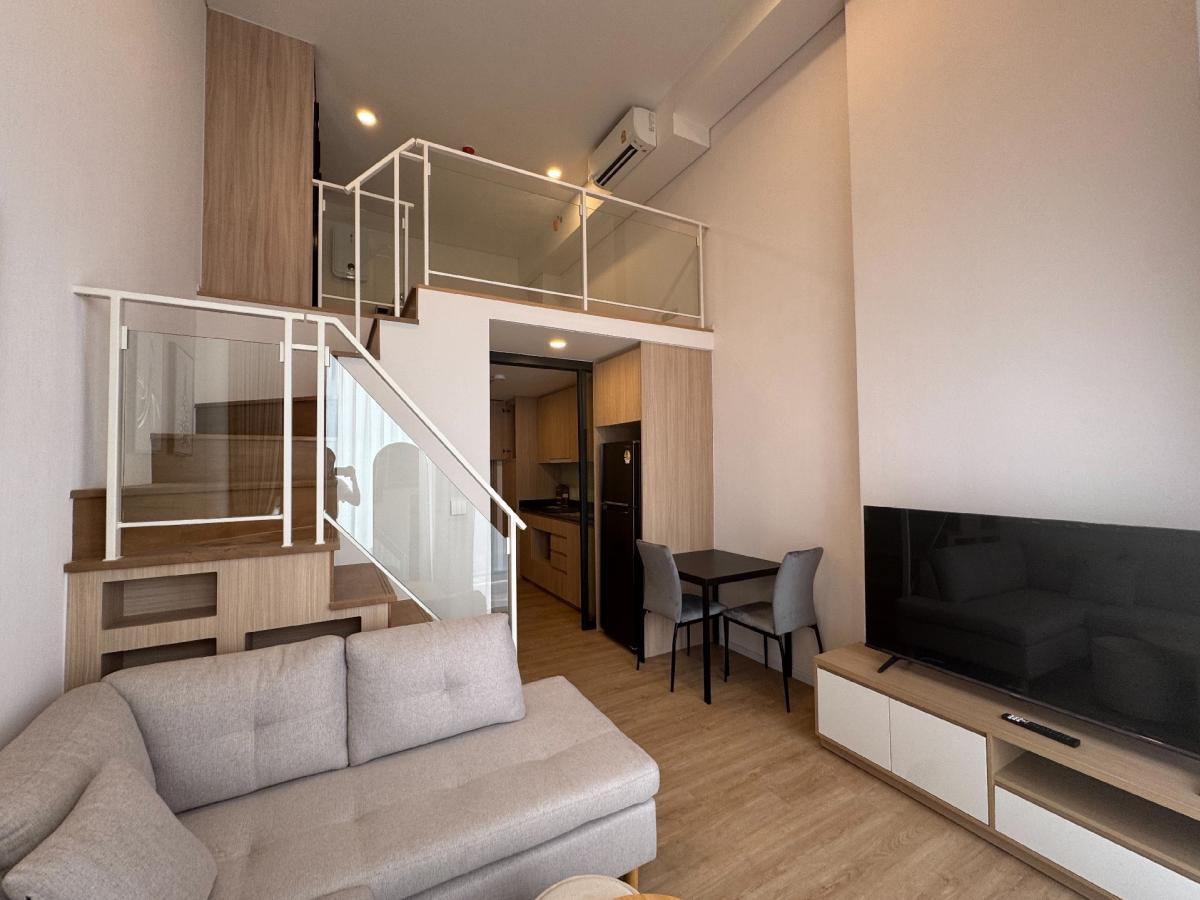 For RentCondoRama9, Petchburi, RCA : Rent Siamese Rama 9 🍁 Furniture and Electrical appliances 🍁 Near MRT Rama 9🍁 Duplex Room