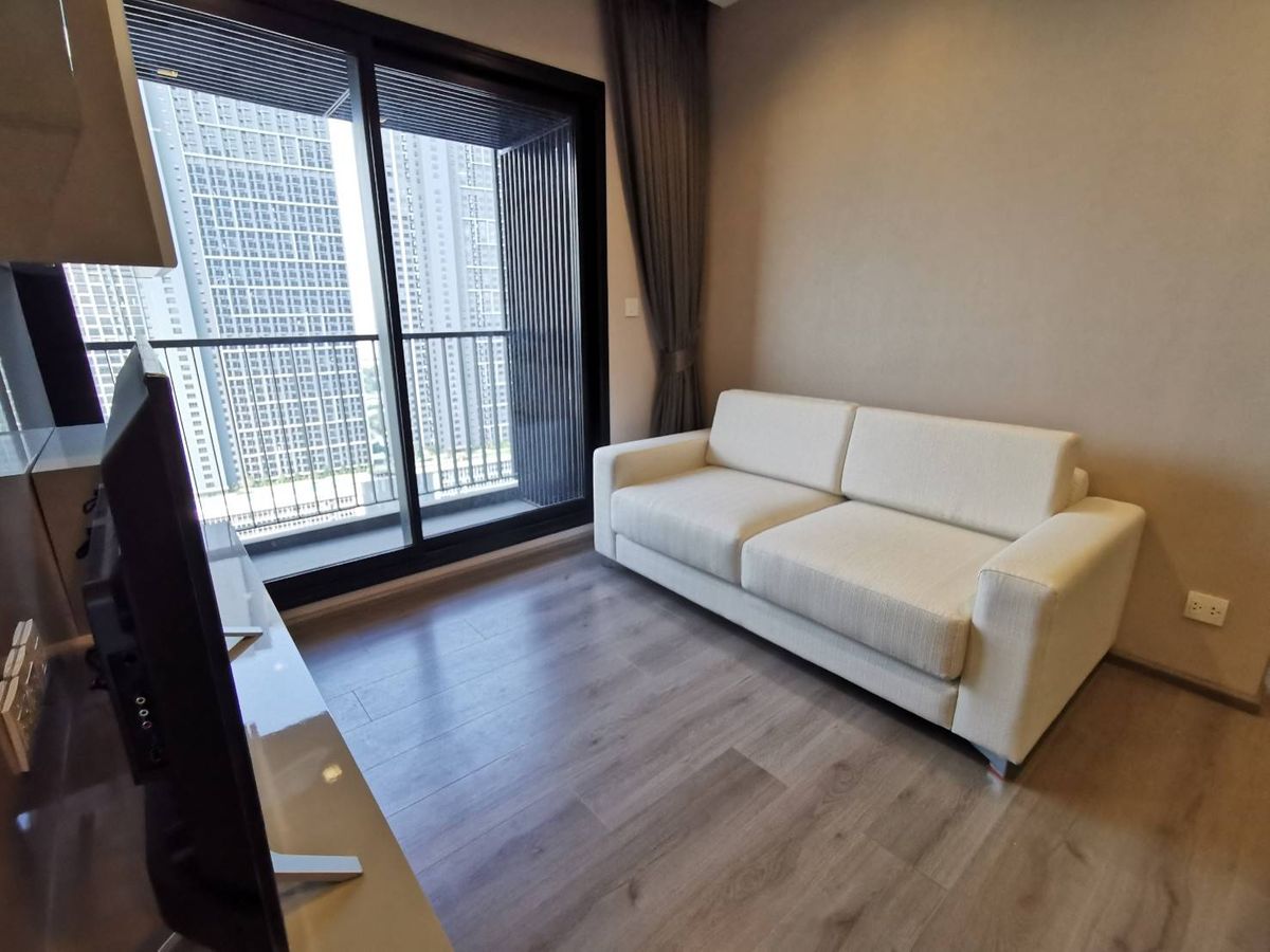 ให้เช่าคอนโดรัตนาธิเบศร์ สนามบินน้ำ พระนั่งเกล้า : 📢📢 ให้เช่าคอนโด The Politan Rive (2 ห้องนอน 2ห้องน้ำ ขนาด 52 ตรม.) *มีเครื่องซักผ้า* ห้องบิ้วท์อินสวย วิวแม่น้ำเจ้าพระยา >>ทักไลน์ตอบไวค่ะ