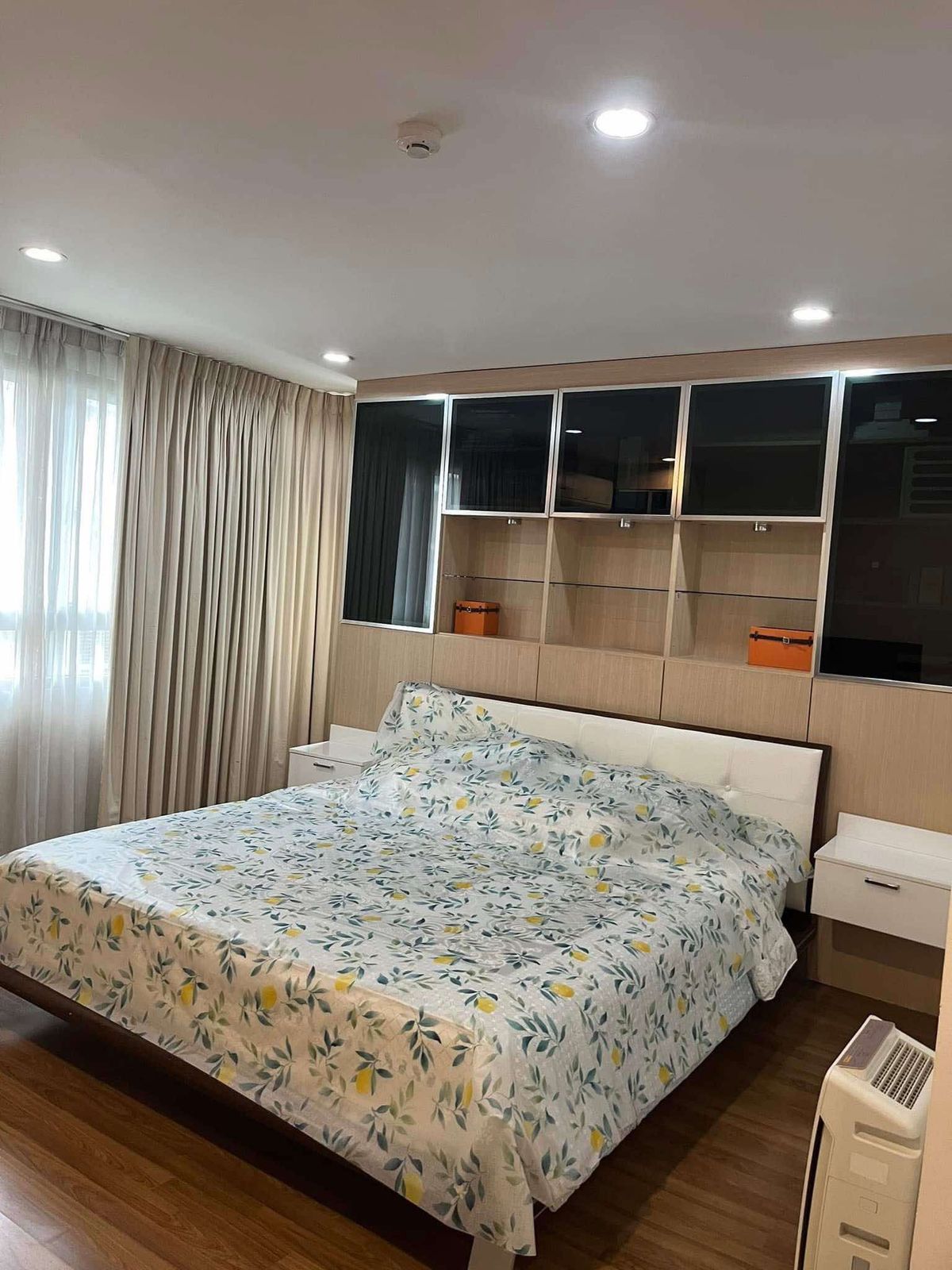 ให้เช่าคอนโดสุขุมวิท อโศก ทองหล่อ : ✨ ให้เช่าคอนโด The Clover Thonglor | เดอะ โคลเวอร์ ทองหล่อ (ตั้งอยู่ซอยทองหล่อ 18 ถ.สุขุมวิท 55) •💰 ราคา 35,000 บาท/เดือน คุ้มสุดๆ รีบจองเลย‼️   •📏 ขนาด 77 ตร.ม. • 🛏 2 ห้องนอน | 🚿 2 ห้องน้ำ  •🌅 ไม่ได้รับผลกระทบจากแผ่นดินไหว 🏢 ชั้น 7 จาก 8 ชั้น