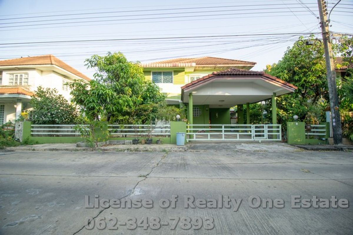 For RentHousePathum Thani,Rangsit, Thammasat : Rent a single house, Supapong University, 2 Lam Luk Ka, Khlong Chet, near Chatchawan Market. Convenient to travel.