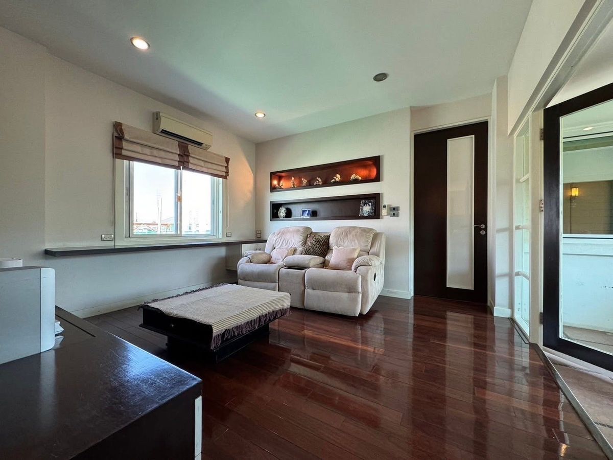 ขายบ้านเกษตร นวมินทร์ ลาดปลาเค้า : 📢👇 บ้านเดี่ยว ราคาดี ในทำเลที่ดี สะดวกสบายในการเดินทางและใกล้แหล่งอำนวยความสะดวก 