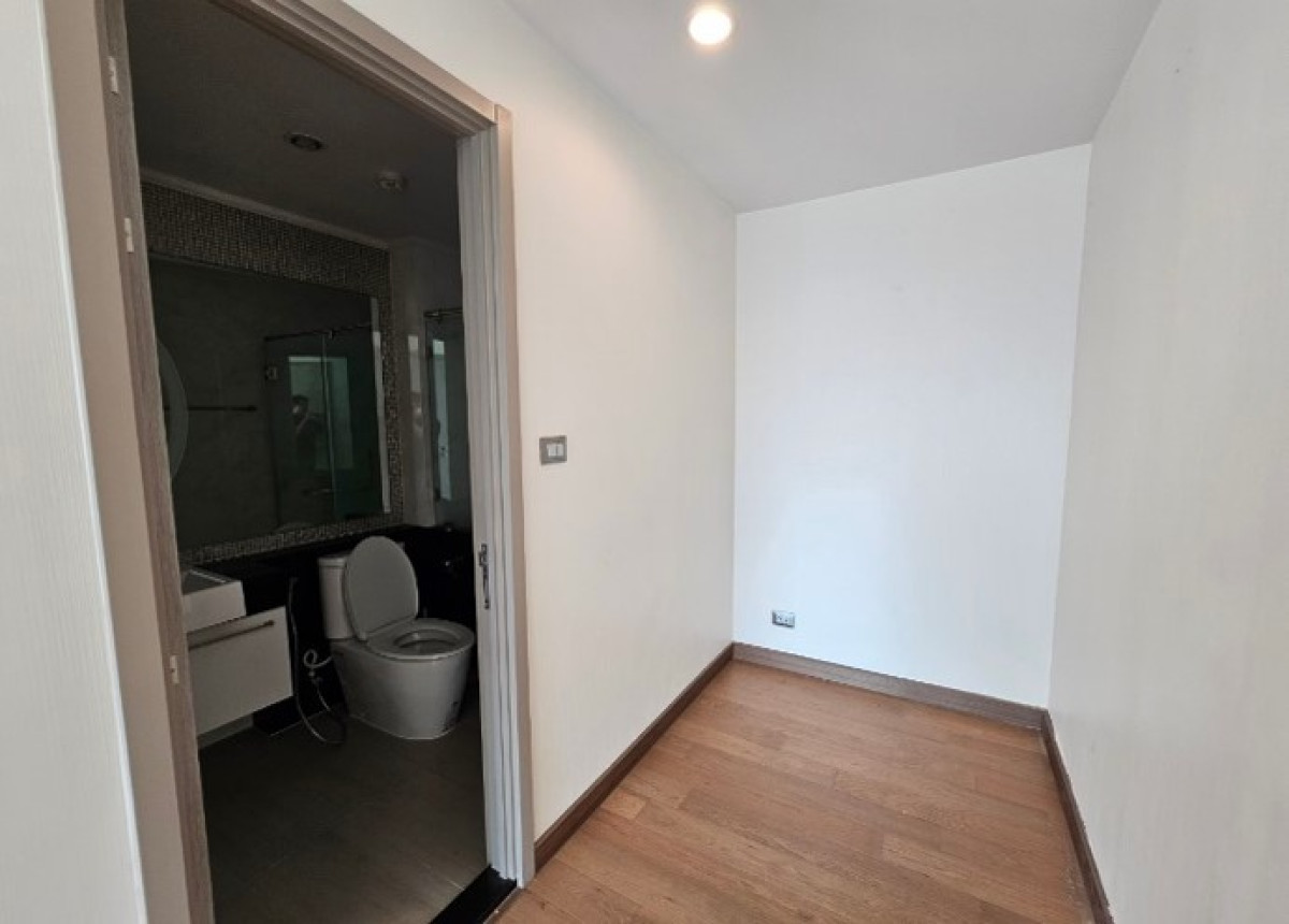 ขายคอนโดสุขุมวิท อโศก ทองหล่อ : ขายคอนโด  ศุภาลัย โอเรียนทัล สุขุมวิท 39 วิวสวย ชั้นสูง ห้องมุม MRT-เพชรบุรี คลองตันเหนือ เขต วัฒนา กรุงเทพ CX-150481