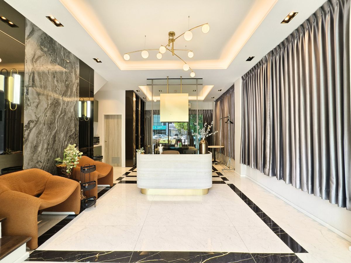 โฮมออฟฟิศเกษตร นวมินทร์ ลาดปลาเค้า : ให้เช่า โฮมออฟฟิศหรู Premium Place Mix Ekamai-Ramintra เคยเป็นบ้านตัวอย่าง 4 ชั้น หน้ากว้าง 5.5 เมตร หลังริม ติดป้อมยาม 3 ห้องนอน 4 ห้องน้ำ พรีเมี่ยม เพลส มิกซ์ เอกมัย-รามอินทรา 31.7 ตร.ว. 