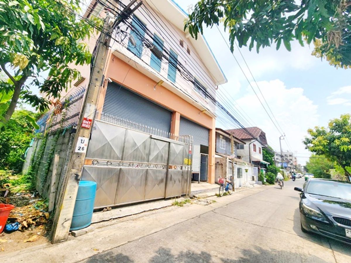 For RentShop HouseOnnut, Udomsuk : Near BTS Bangna very big, BITEC Bangna, warehouse for rent-2 booths, 2 floors, 52 sq.w., 402 sq.m., visiting Lasal area 22-32, Sukhumvit Bearing 105 2-4.