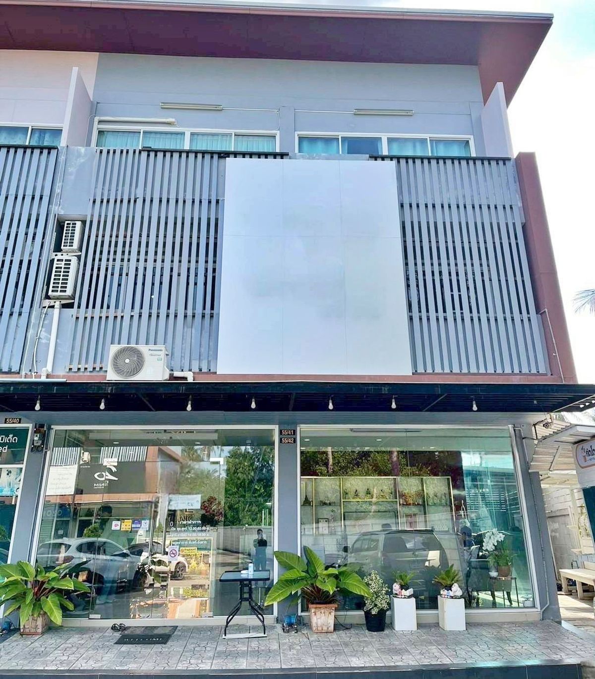 For LeaseholdTownhomeEakachai, Bang Bon : Quickly pretending to be a beautiful clinic on the main road in the City Connect Project near the main department store on the main road. Convenient to travel.