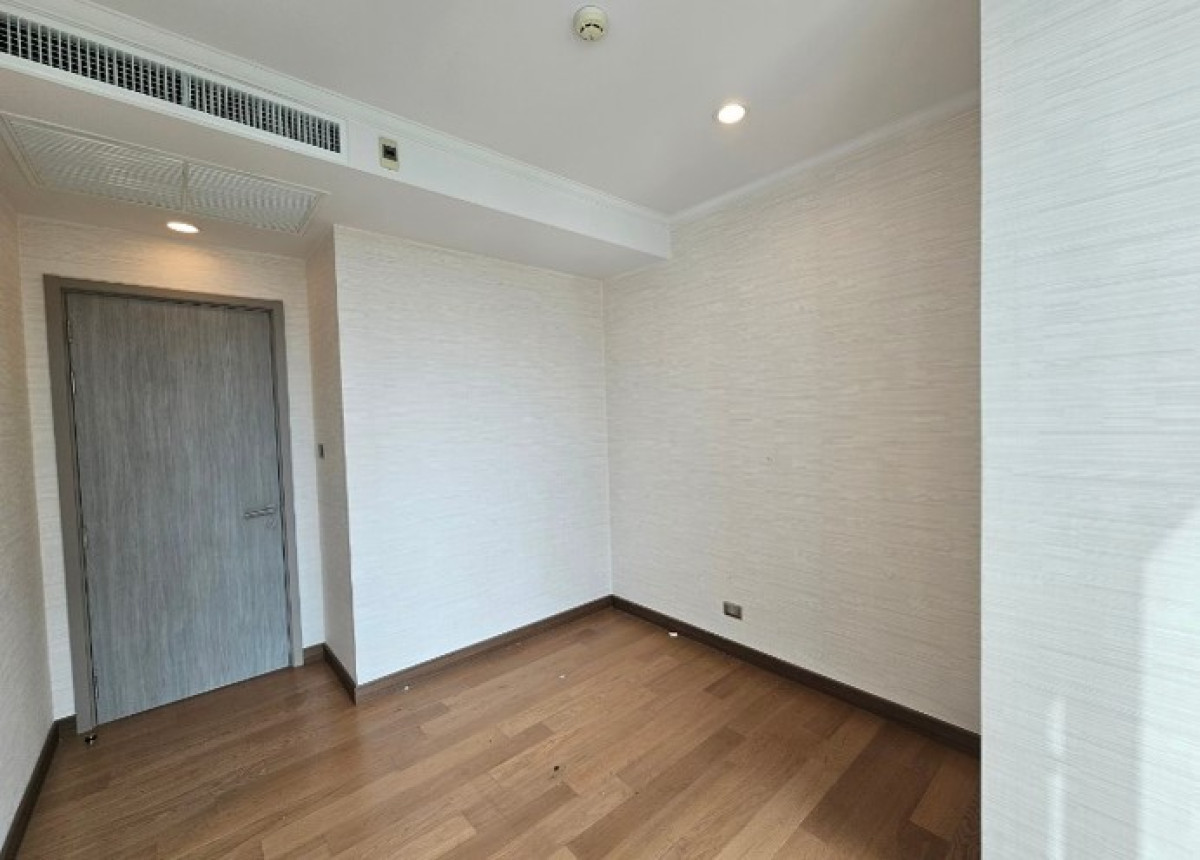 ขายคอนโดสุขุมวิท อโศก ทองหล่อ : ขายคอนโด  ศุภาลัย โอเรียนทัล สุขุมวิท 39 วิวสวย ชั้นสูง ห้องมุม MRT-เพชรบุรี คลองตันเหนือ เขต วัฒนา กรุงเทพ CX-150481