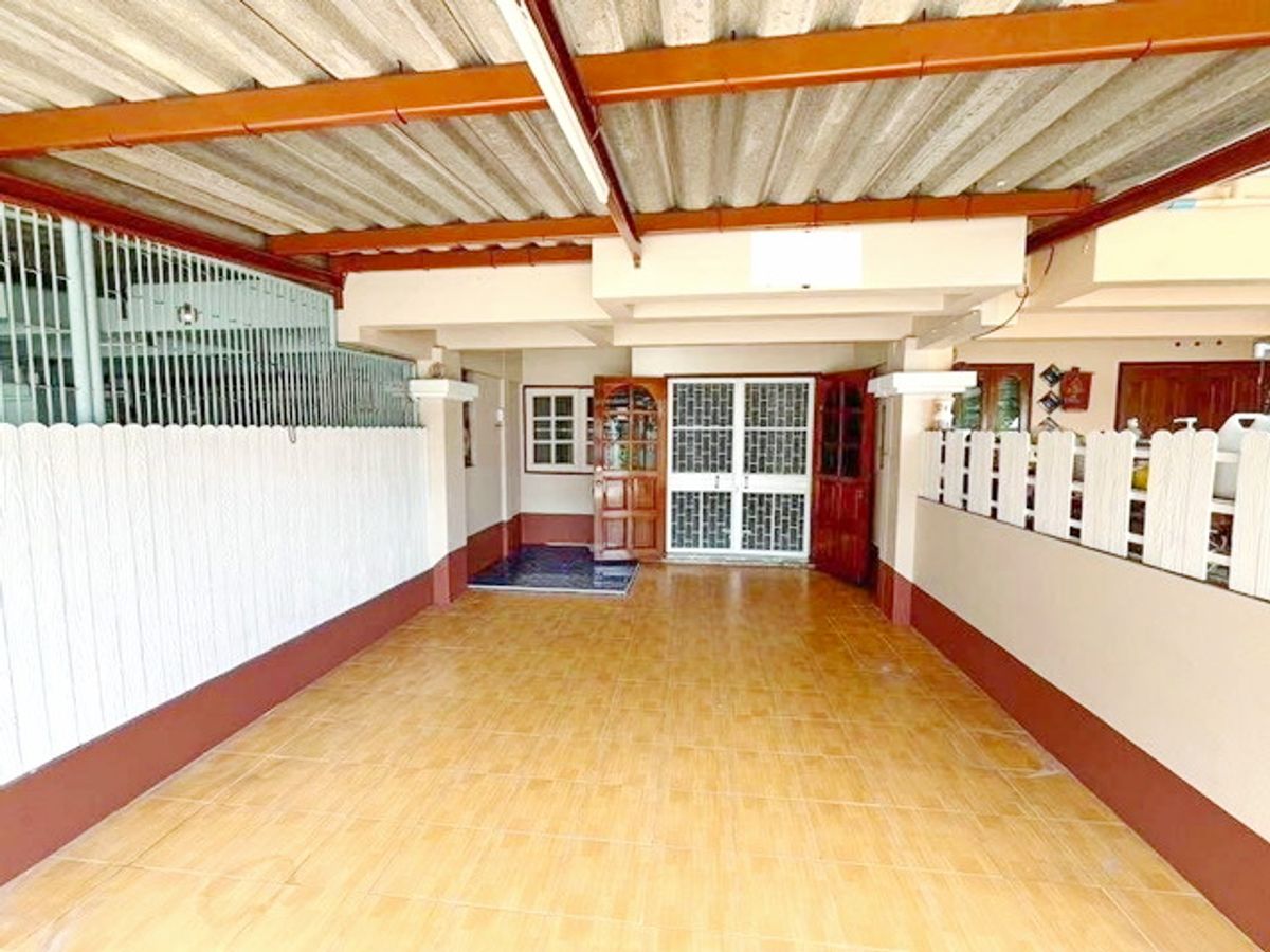 For RentTownhomeCha-am Phetchaburi : Add front to Petchkasem, Big C, Phetchaburi, 3 km. Robinson, 2 bedrooms, 2 bathrooms, 2 -story house for rent, Khao Wang 2 Air