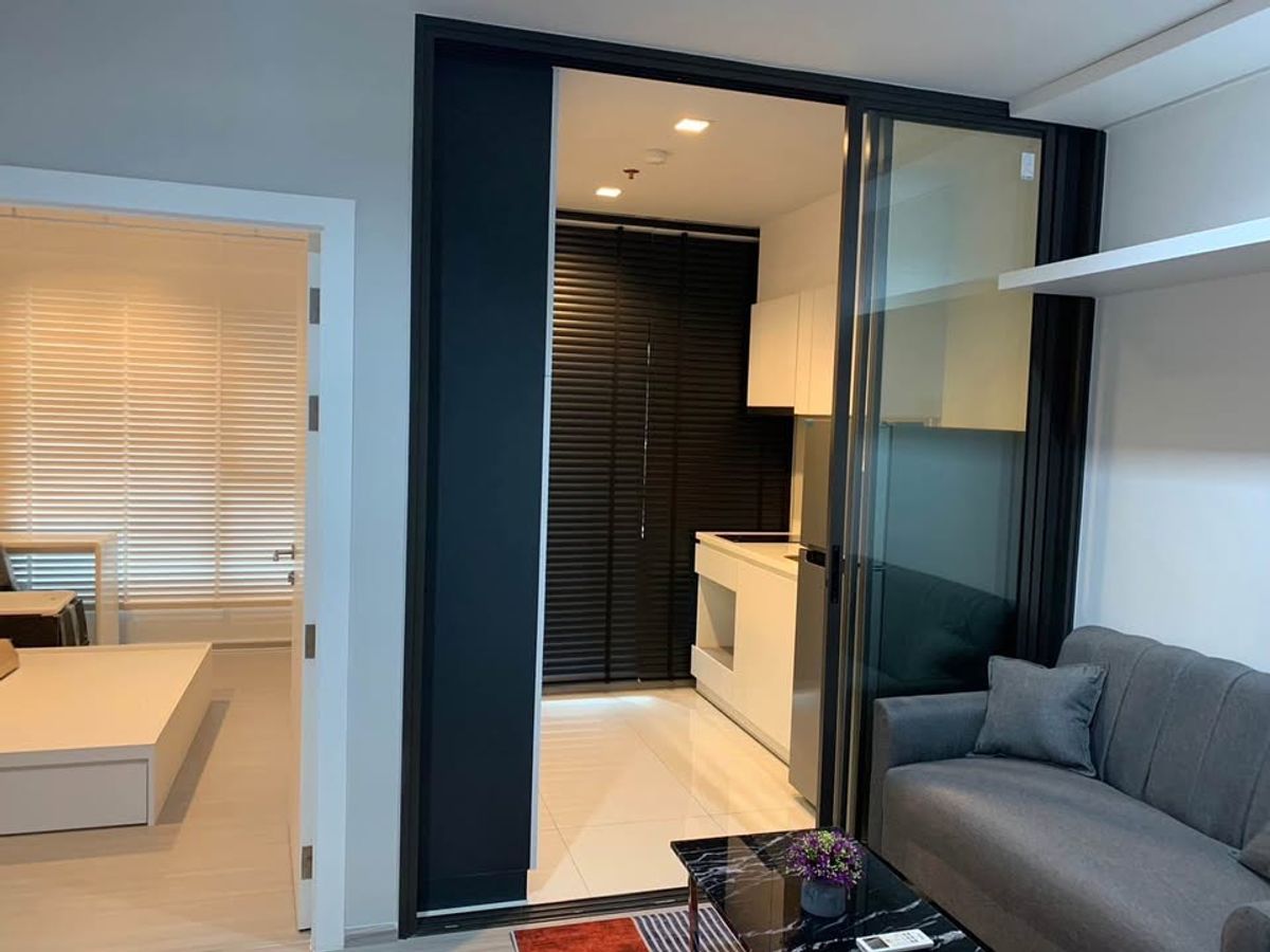 ให้เช่าคอนโดพระราม 9 เพชรบุรีตัดใหม่ RCA : ให้เช่า ไลฟ์ อโศก-พระราม 9 (LIFE ASOKE-RAMA9) ชั้น 37 วิวไม่บล็อก ไพรเวทโซน บิ้วอินทั้งห้อง เพียง 300 เมตร จาก MRT พระราม 9