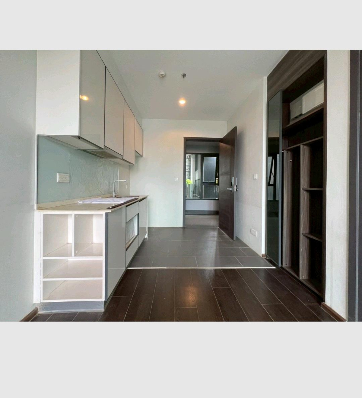 ขายคอนโดสุขุมวิท อโศก ทองหล่อ : ขาย คอนโด C Ekkamai ชั้น 7 ขนาดห้อง 34.25 ไม่ติด Wallpaper ไม่ Buit in