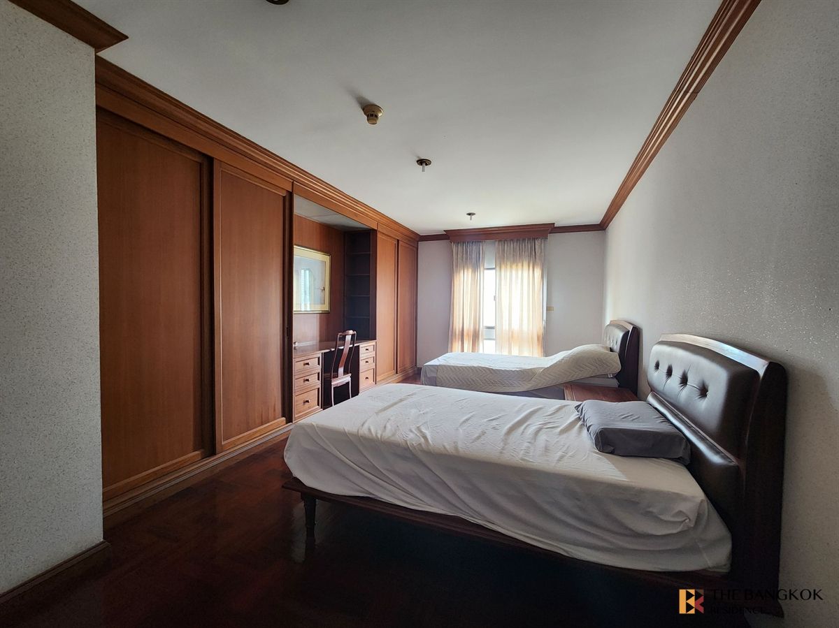 ขายคอนโดสุขุมวิท อโศก ทองหล่อ : For Sale: Castle Hill Mansion Condo | Spacious Unit in Central Bangkok by Noon