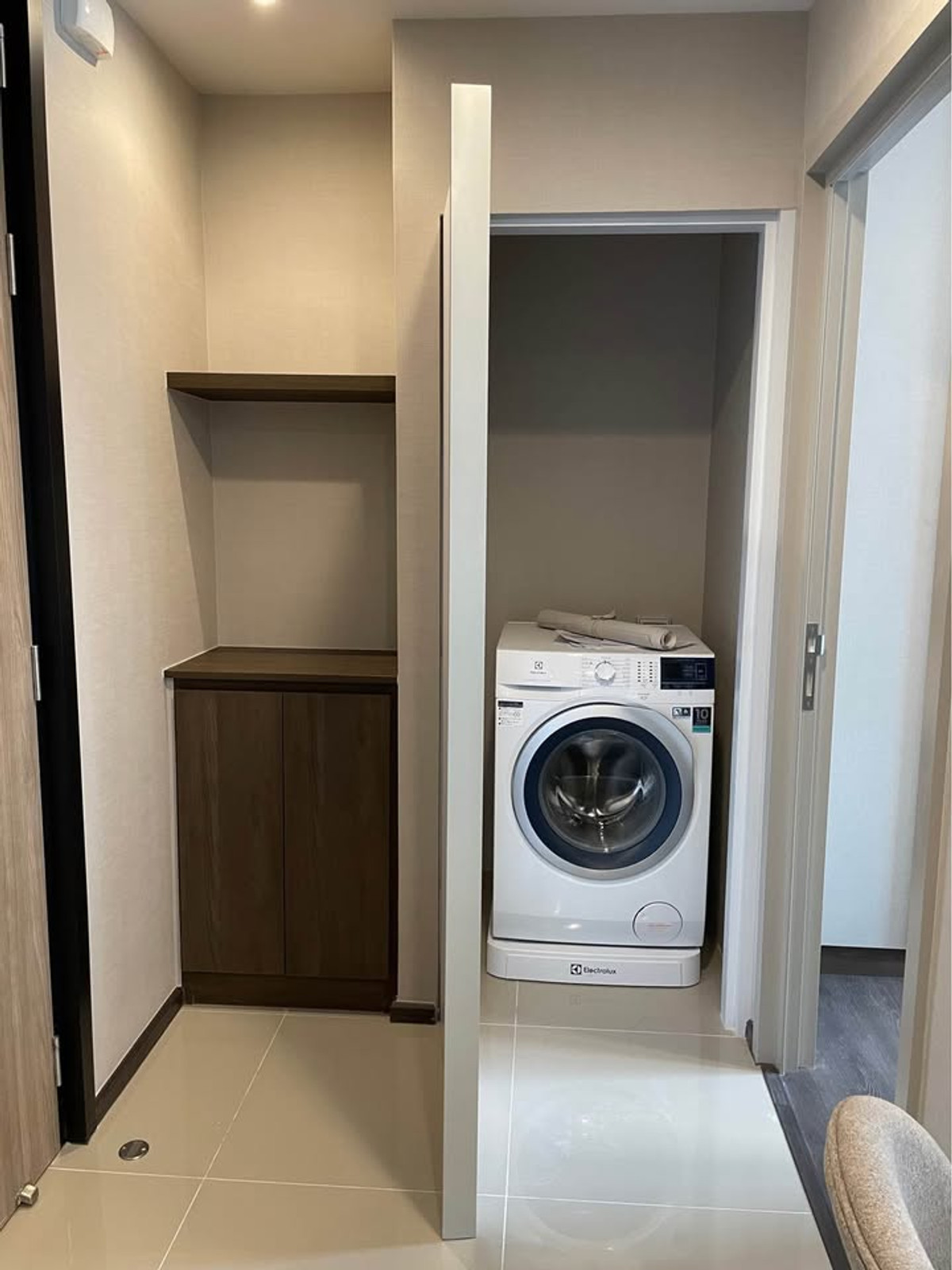 ให้เช่าคอนโดสุขุมวิท อโศก ทองหล่อ : ✨ GT16027 |  คอนโด  Oka Haus Sukhumvit 36 เดินทางสะดวก ใกล้รถไฟฟ้าบีทีเอส มีรถรับส่ง เฟอร์นิเจอร์ครบ พร้อมอยู่ทันที