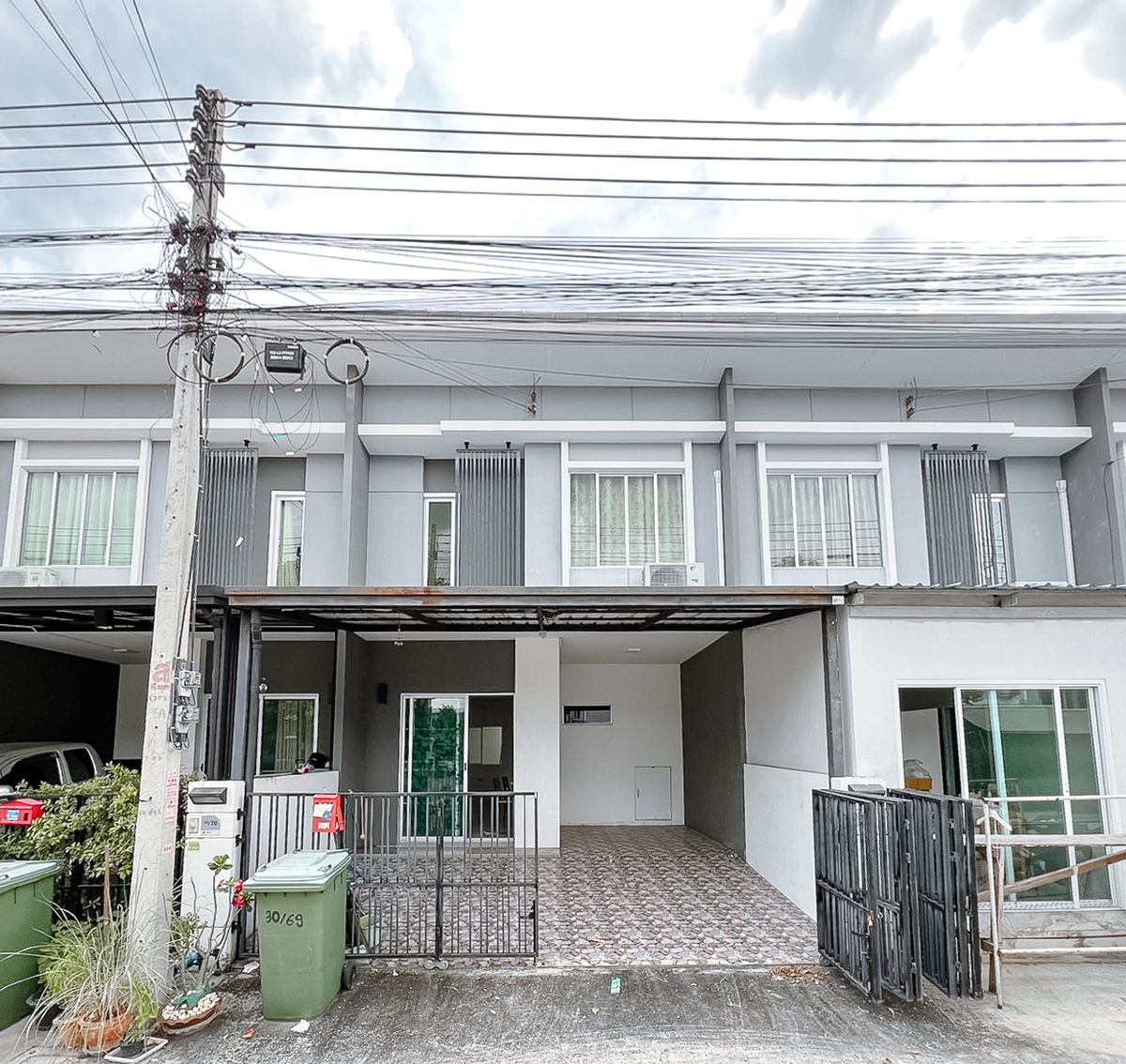 ขายทาวน์โฮมปทุมธานี รังสิต ธรรมศาสตร์ : 📍 ขอปล่อยต่อ ทาวน์โฮม 2 ชั้น พฤกษาวิลล์ 100 พหลโยธิน-คลองหลวง เพียง 2.09 ล้าน อยู่หลังตลาดคลองหลวง ทำเลดี แหล่งของกิน เดินทางสะดวกบนถนนกาญจนาภิเษก  หมายเลข 9 เชื่อมต่อมอเตอร์เวย์ บางปะอิน-ถนนคลองหลวง