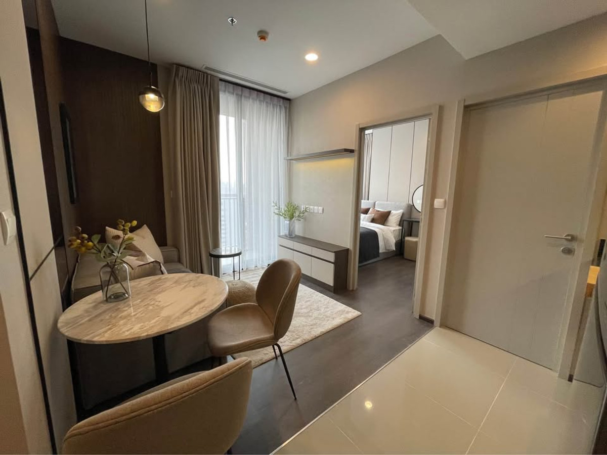 ให้เช่าคอนโดสุขุมวิท อโศก ทองหล่อ : ✨ GT16027 |  คอนโด  Oka Haus Sukhumvit 36 เดินทางสะดวก ใกล้รถไฟฟ้าบีทีเอส มีรถรับส่ง เฟอร์นิเจอร์ครบ พร้อมอยู่ทันที