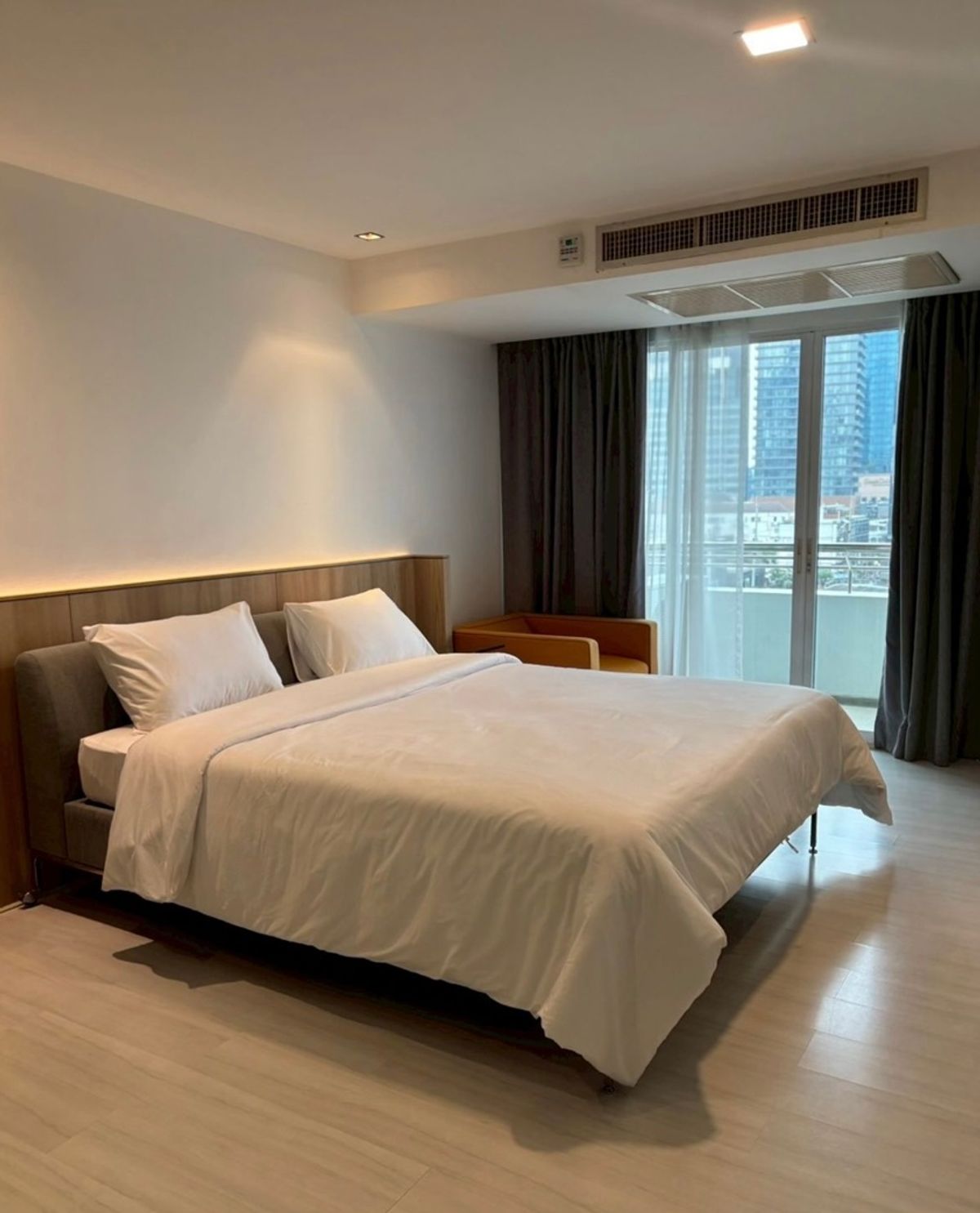 For RentCondoSukhumvit, Asoke, Thonglor : Rent Park Thonglor, Tower, big room, beautiful location, ready to be near BTS Thonglor. Interested in Atline.@841QLNR