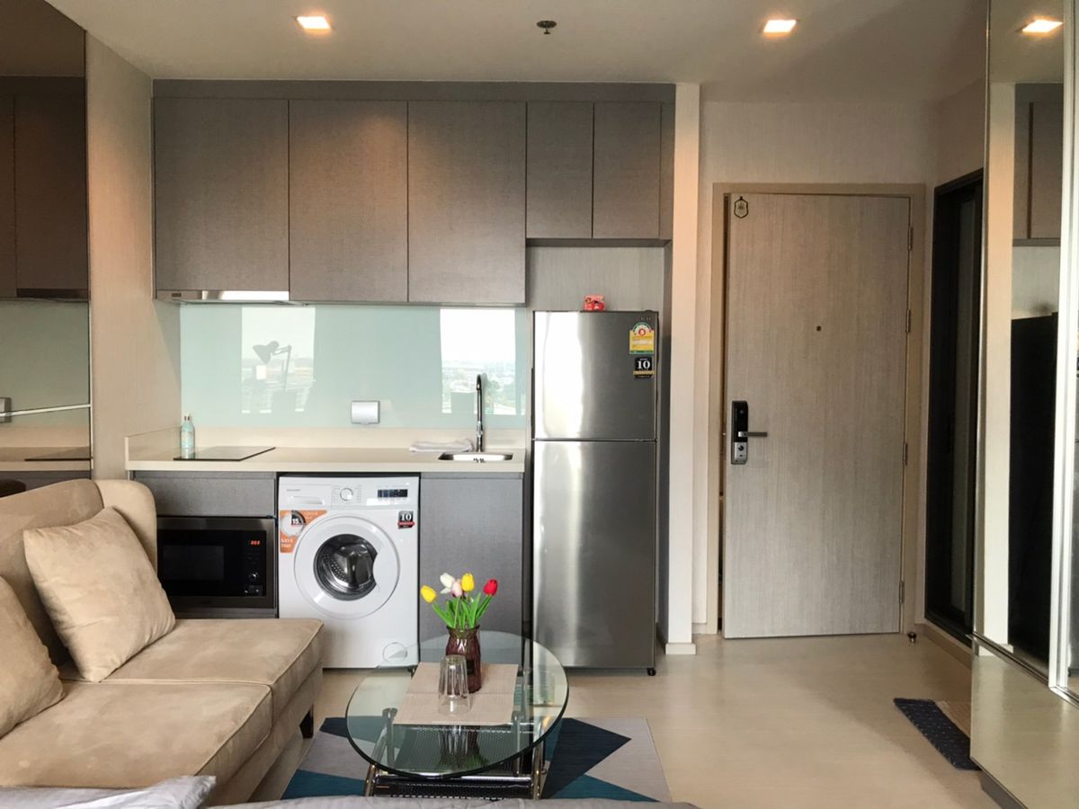 ให้เช่าคอนโดสุขุมวิท อโศก ทองหล่อ : For Rent Condo Rhythm Sukhumvit 36-38  Studio Pool View