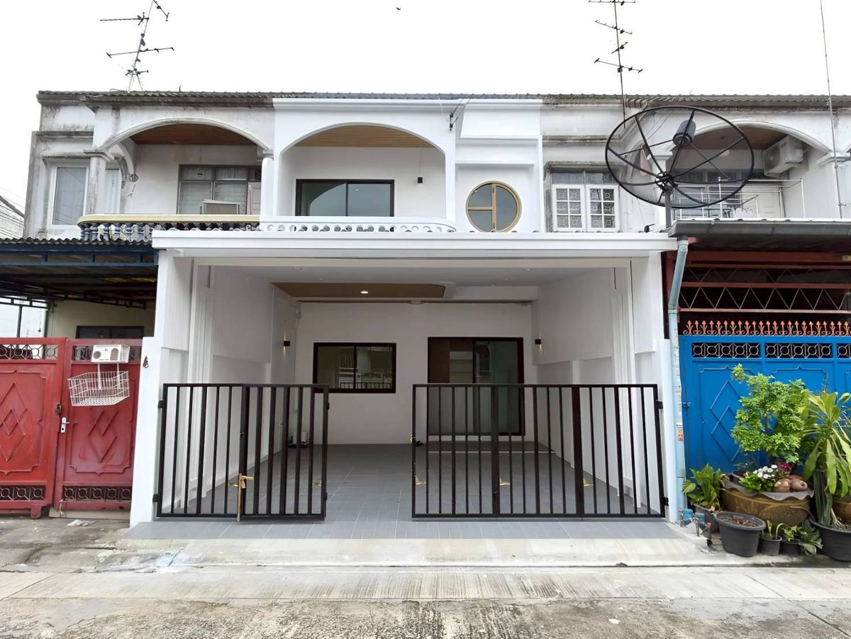ขายทาวน์โฮมบางแค เพชรเกษม : ทาวน์เฮ้าส์ 2 ชั้น หมู่บ้านมณเฑียร เพชรเกษม88/1 ตกแต่งใหม่ทั้งหลัง ใกล้ MRT หลักสอง