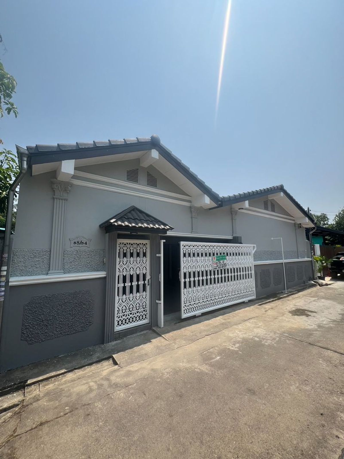 For SaleHouseNawamin, Ramindra : Selling very cheap, 1 storey house, Sri Suphachok Village, Soi Ram Inthra 68, 1 intersection, 3 bedrooms, 2 bathrooms