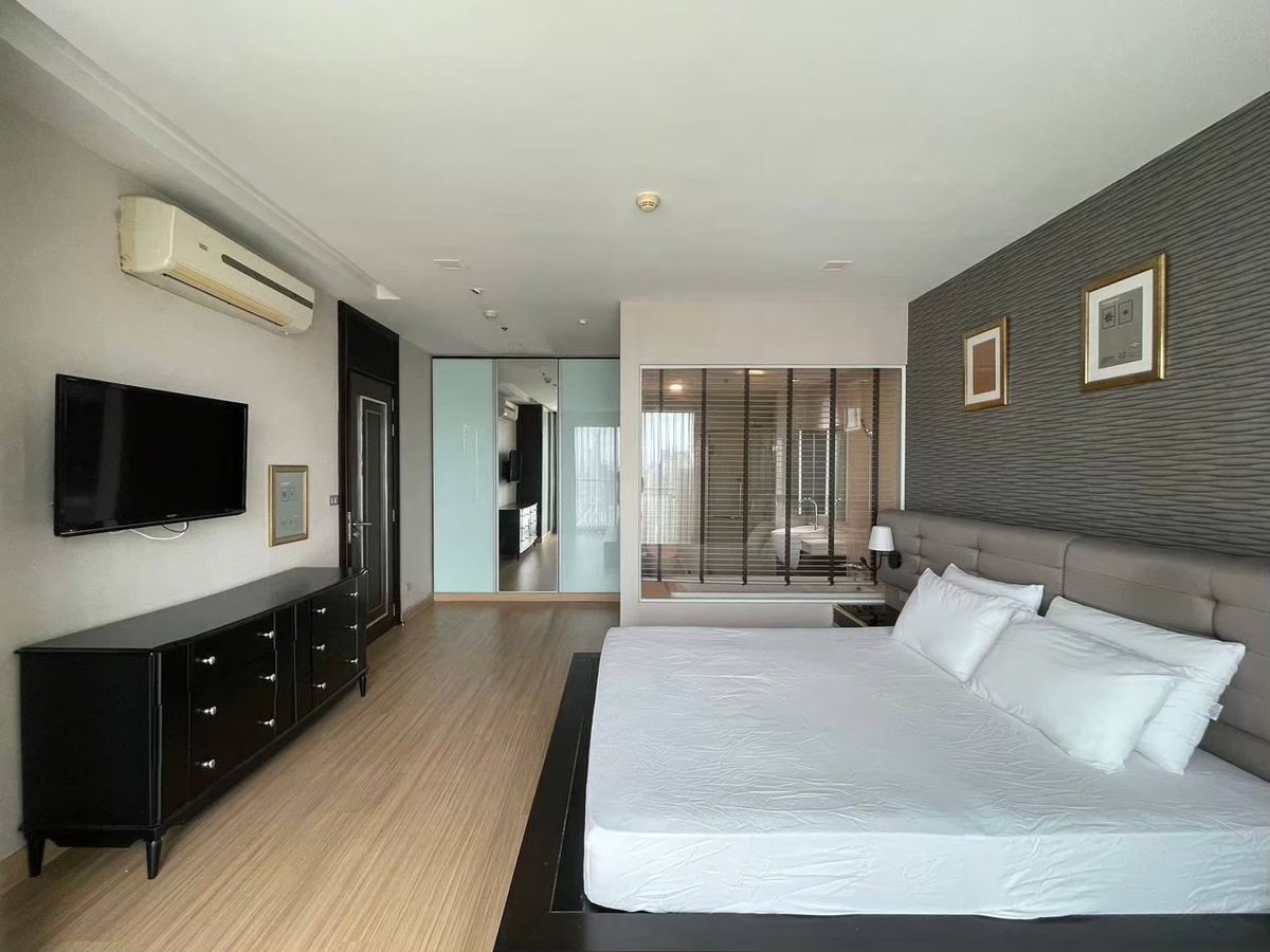 For SaleCondoOnnut, Udomsuk : Urgent sale !! Sell ​​Sky Walk Residences 2 Beds 14 MB.