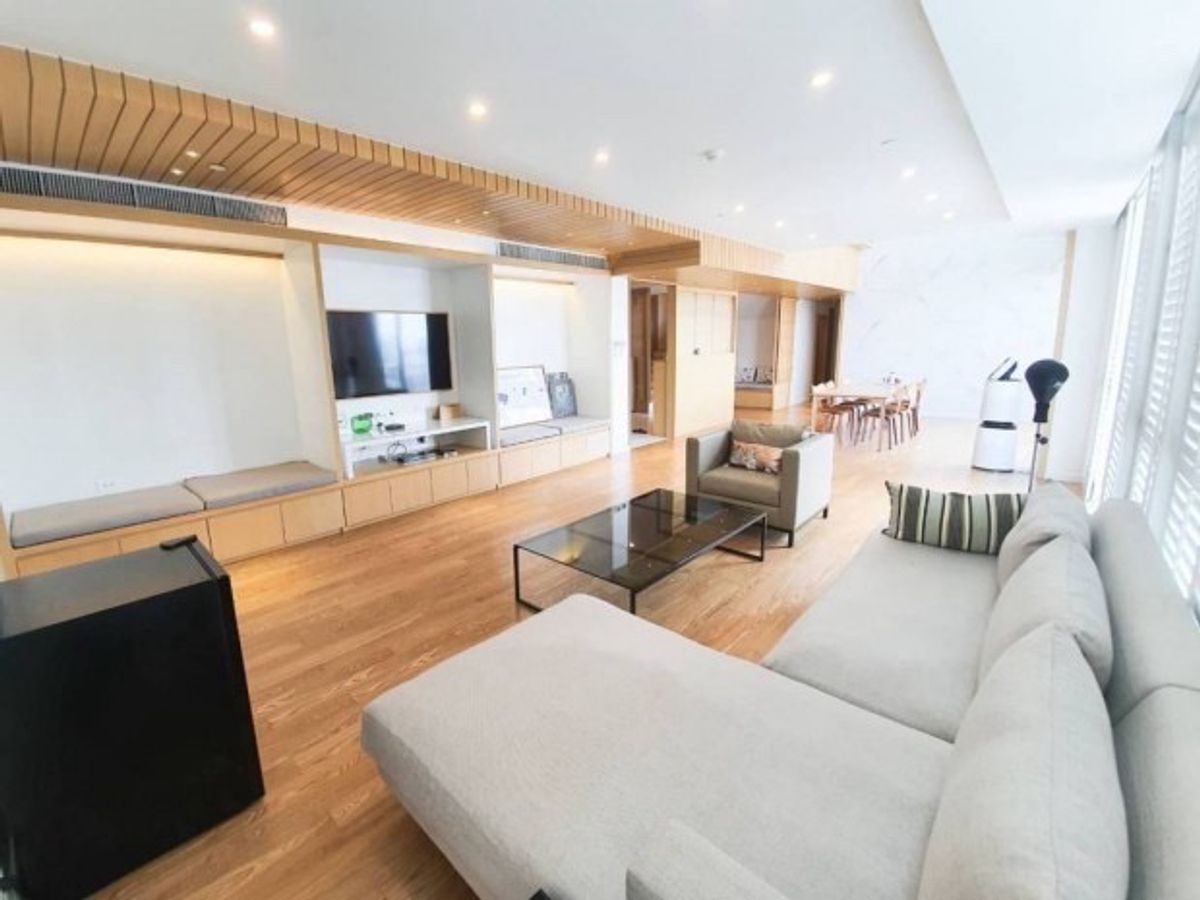 ขายคอนโดสุขุมวิท อโศก ทองหล่อ : Petfriendly Penthouse Fullerton Sukhumvit near Bts Thonglor