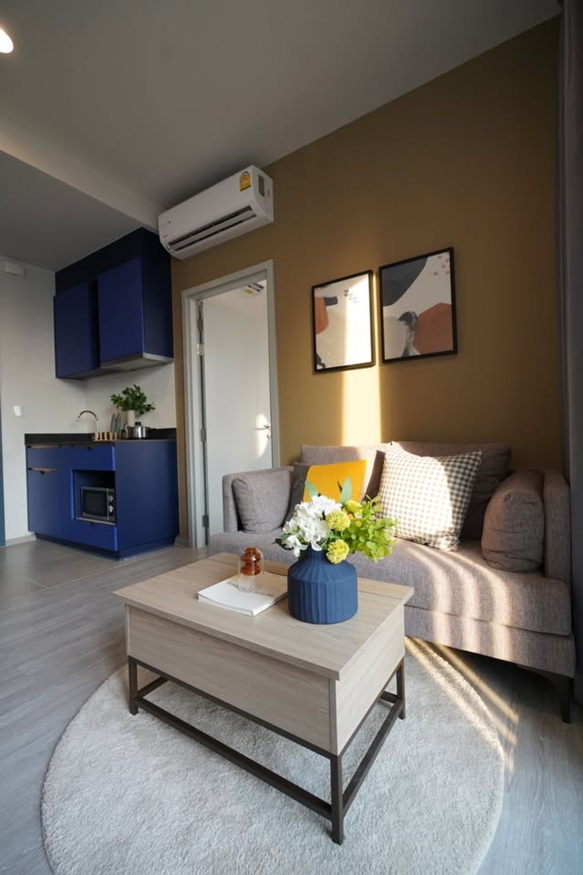 For RentCondoSukhumvit, Asoke, Thonglor : The XT EKKAMAI condo is convenient to travel near the BTS train. Ready to stay immediately  