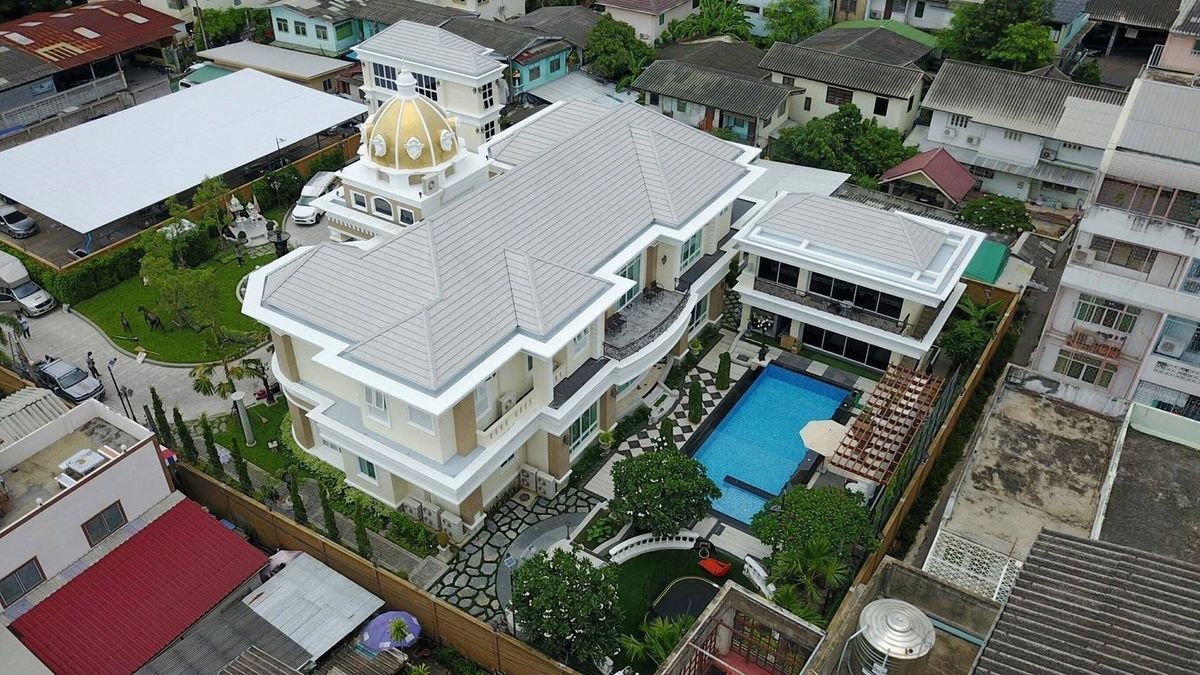 ขายบ้านพระราม 9 เพชรบุรีตัดใหม่ RCA : 📢👇ครบจบในที่เดียว บ้านหรู พร้อมสระว่ายน้ำ อาคารฟิตเนส อาคารสำนักงาน ตั้งอยู่กลางเมือง เดินทางสะดวกหลายเส้นทาง