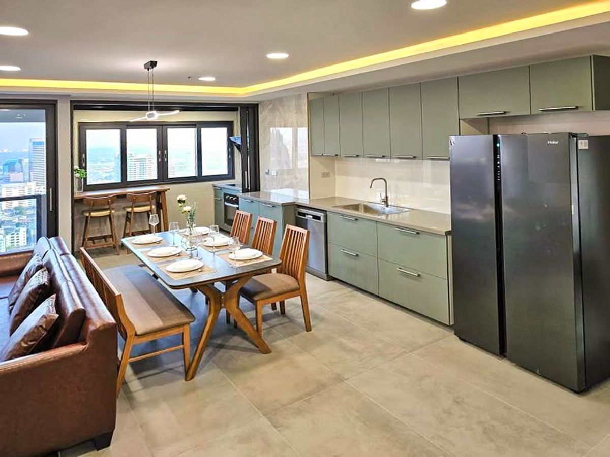 ให้เช่าคอนโดสุขุมวิท อโศก ทองหล่อ : Loft Style 3 เตียงคอนโดอพาร์ทเมนต์กรุงเทพชั้นสูง