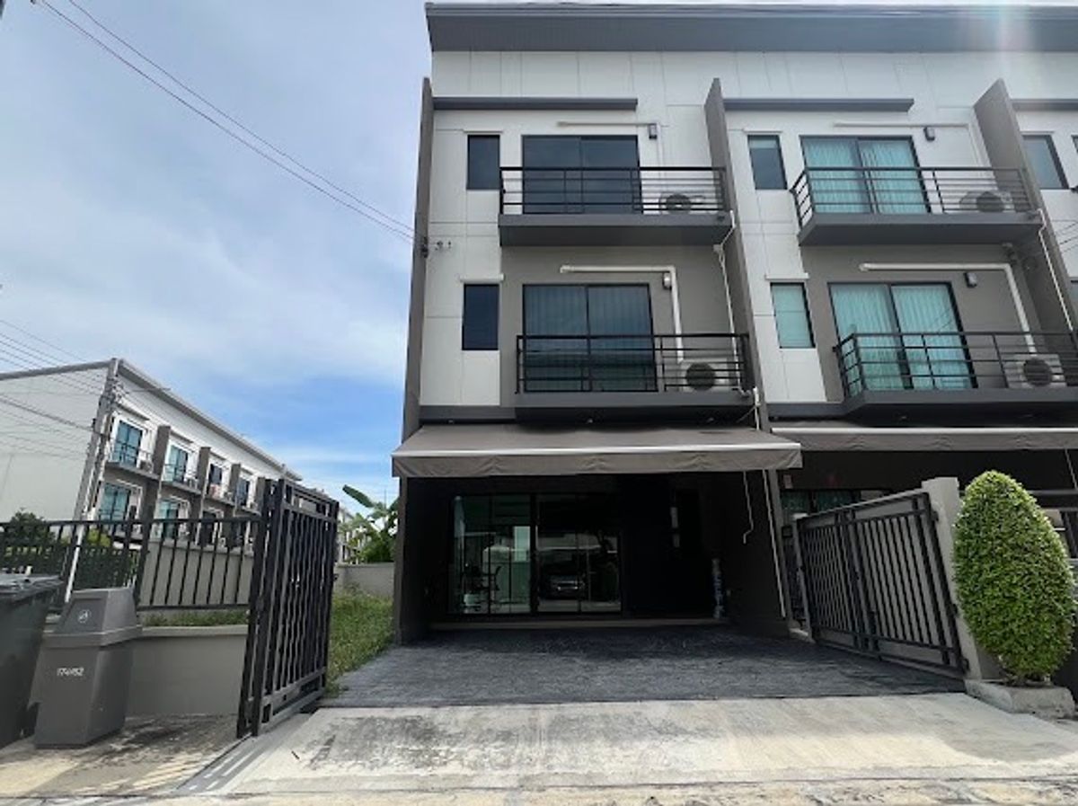 ขายทาวน์โฮมอ่อนนุช อุดมสุข : บ้านกลางเมืองศรีนครินทร์อ่อนนุช✅️หลังมุม👉29.7 ตร.ว.🚩ที่ถูกสุดในโครงการ