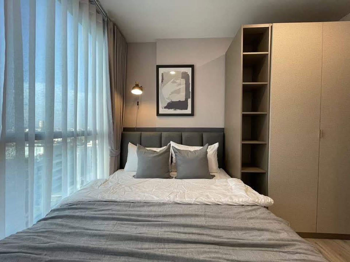 For RentCondoRatchadapisek, Huaikwang, Suttisan : Condo for rent in the city center. Business location near MRT Huai Khwang is only 75 meters.