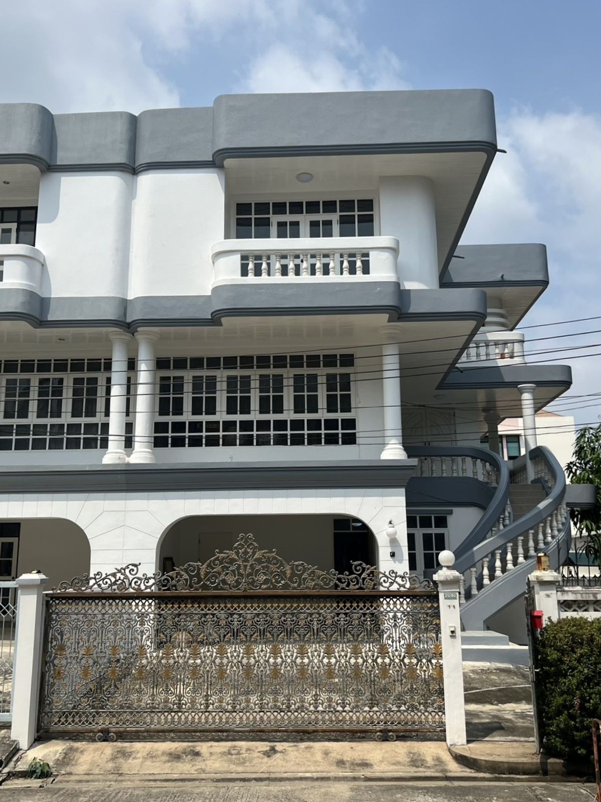 For RentTownhomeRamkhamhaeng, Hua Mak : 🏡 Rent a 3 -story townhome/home office behind the corner of the Town in Town Project