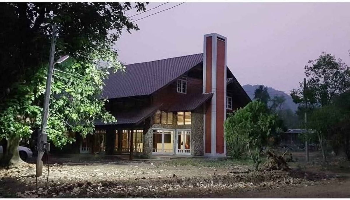 ขายบ้านอุทัยธานี : ขายบ้านพักตากอากาศสไตล์ตะวันตก พื้นที่กว้างขวาง ต.บ้านไร่ จ.อุทัยธานี