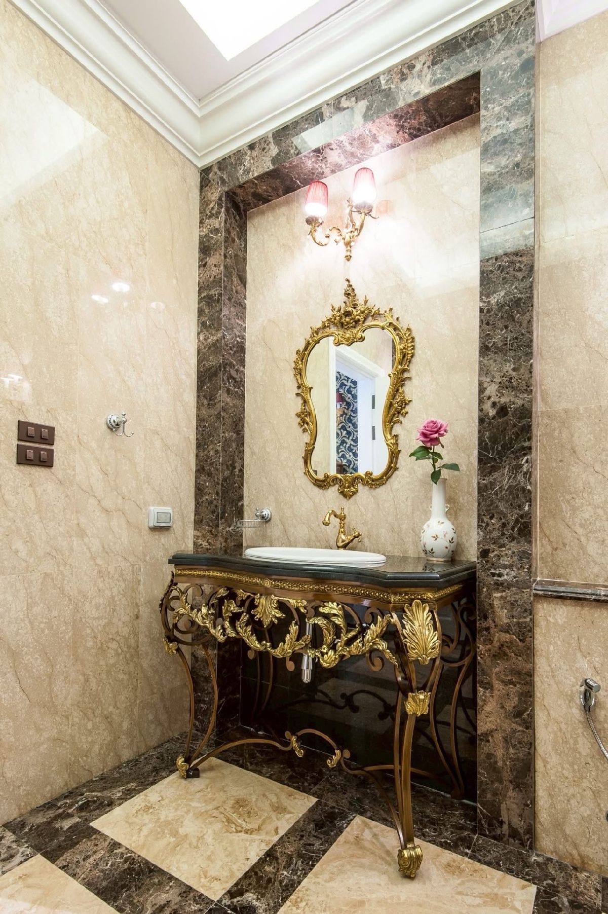 ขายบ้านพระราม 9 เพชรบุรีตัดใหม่ RCA : 📢👇ครบจบในที่เดียว บ้านหรู พร้อมสระว่ายน้ำ อาคารฟิตเนส อาคารสำนักงาน ตั้งอยู่กลางเมือง เดินทางสะดวกหลายเส้นทาง