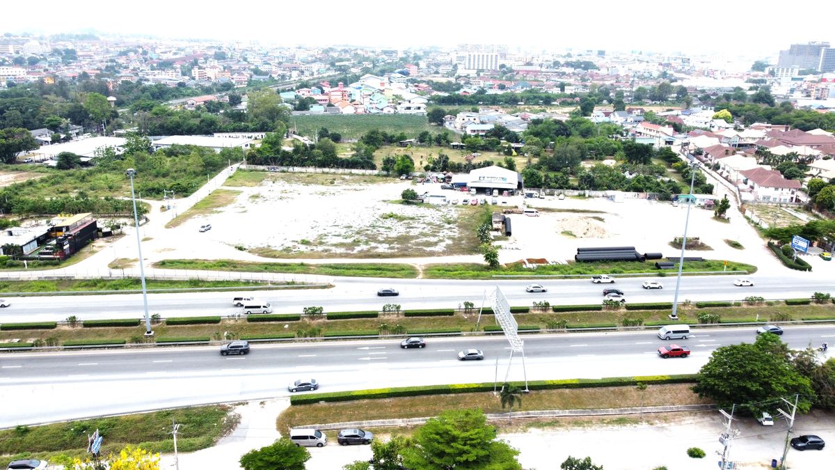 ให้เช่าที่ดินพัทยา บางแสน ชลบุรี สัตหีบ : ให้เช่าที่ดิน 5-0-36 ไร่ ริมถนน มอเตอร์เวย์สาย7 ชลบุรี – พัทยา ใกล้ ถนนสุขุมวิท เพียง 400ม แปลงมุม ติดถนนสาธารณะ 2 ด้าน ถมแล้ว หน้ากว้าง 95ม เหมาะทำการค้า ค้าขาย ตลาด 