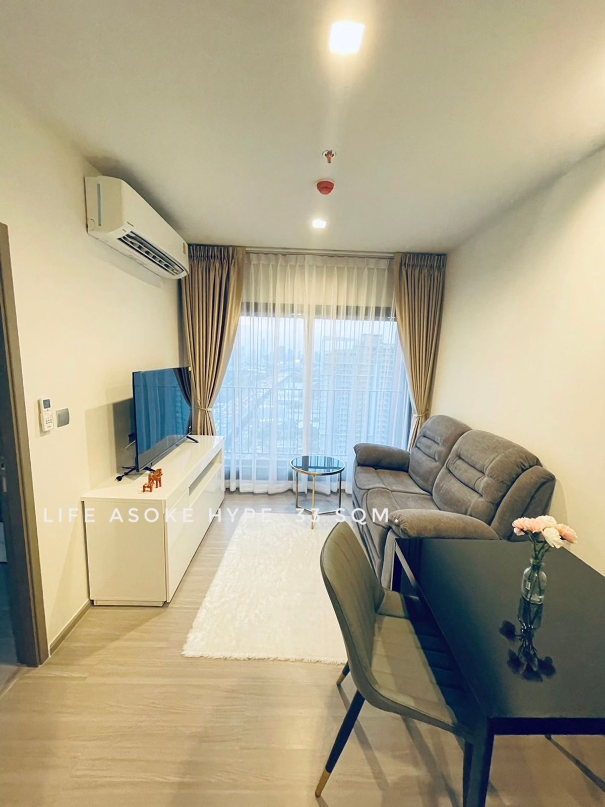 For RentCondoRama9, Petchburi, RCA : Rental rooms, good condition, safe, Life Asoke Hype, 1 bedroom, high class, beautiful view - no building