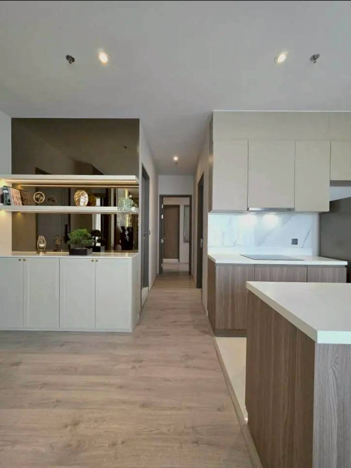 For RentCondoSukhumvit, Asoke, Thonglor : ✨ GT16033 | Condo Rhythm Ekkamai Estate, convenient travel, near BTS, shuttle available, fully furnished. Ready to move in immediately.