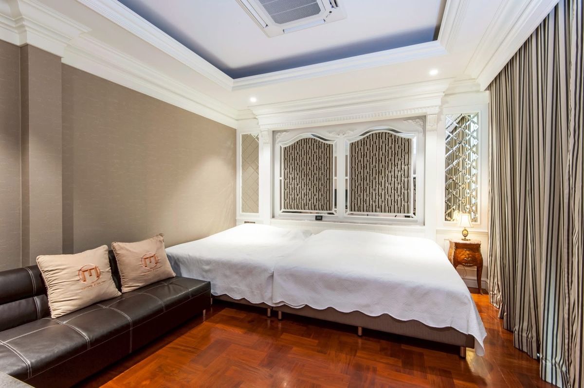 ขายบ้านพระราม 9 เพชรบุรีตัดใหม่ RCA : 📢👇ครบจบในที่เดียว บ้านหรู พร้อมสระว่ายน้ำ อาคารฟิตเนส อาคารสำนักงาน ตั้งอยู่กลางเมือง เดินทางสะดวกหลายเส้นทาง