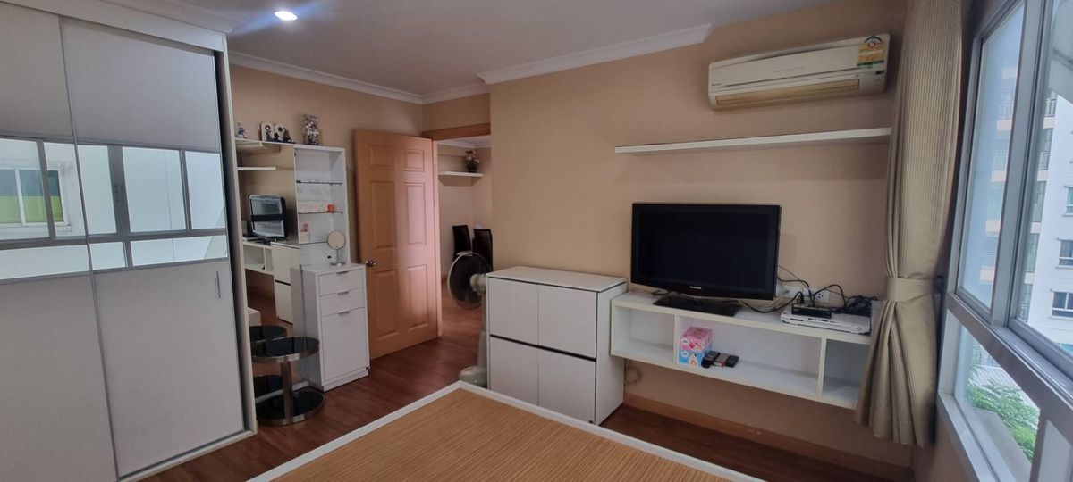 For SaleCondoPinklao, Charansanitwong : Selling Lumpini Condo, Sweet Pinklao, Size 37 sq.w. 1 bedroom, 1 bathroom, 1 kitchen, separate pool view