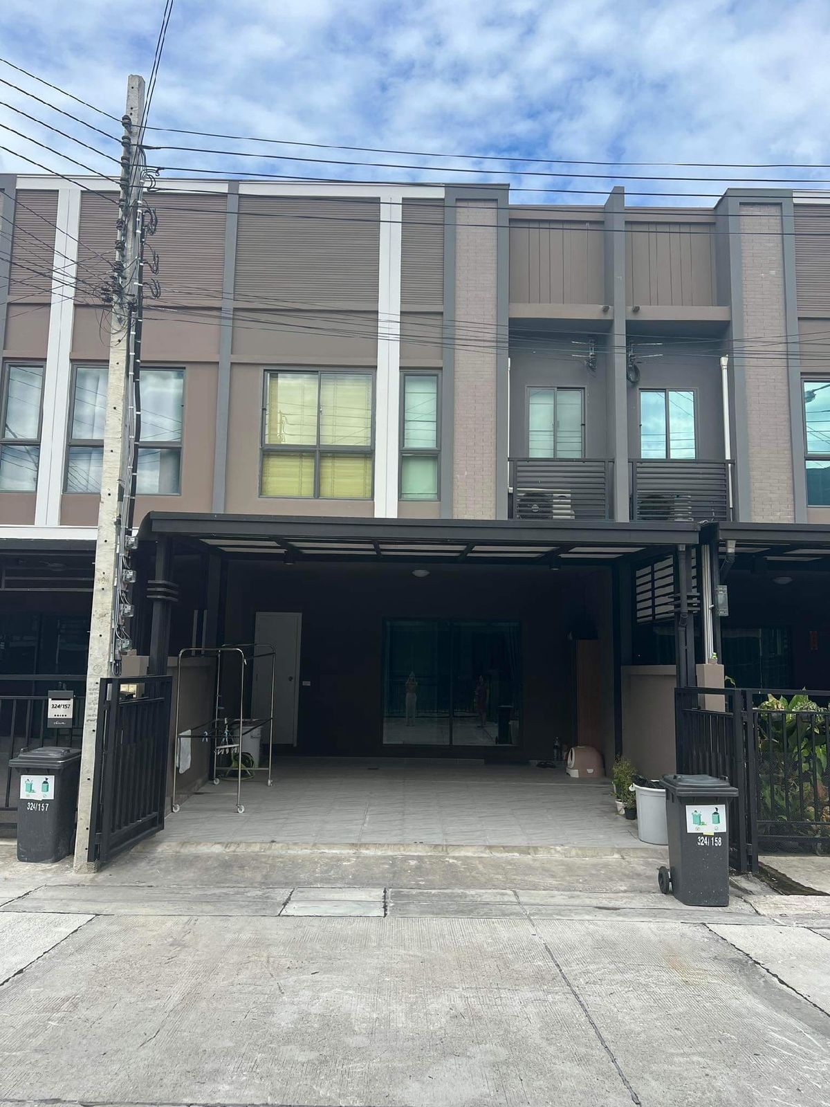 ขายทาวน์โฮมบางแค เพชรเกษม : ทาวน์โฮมเวิร์ฟ 81 สภาพดีตรงปกย่านหนองแขม