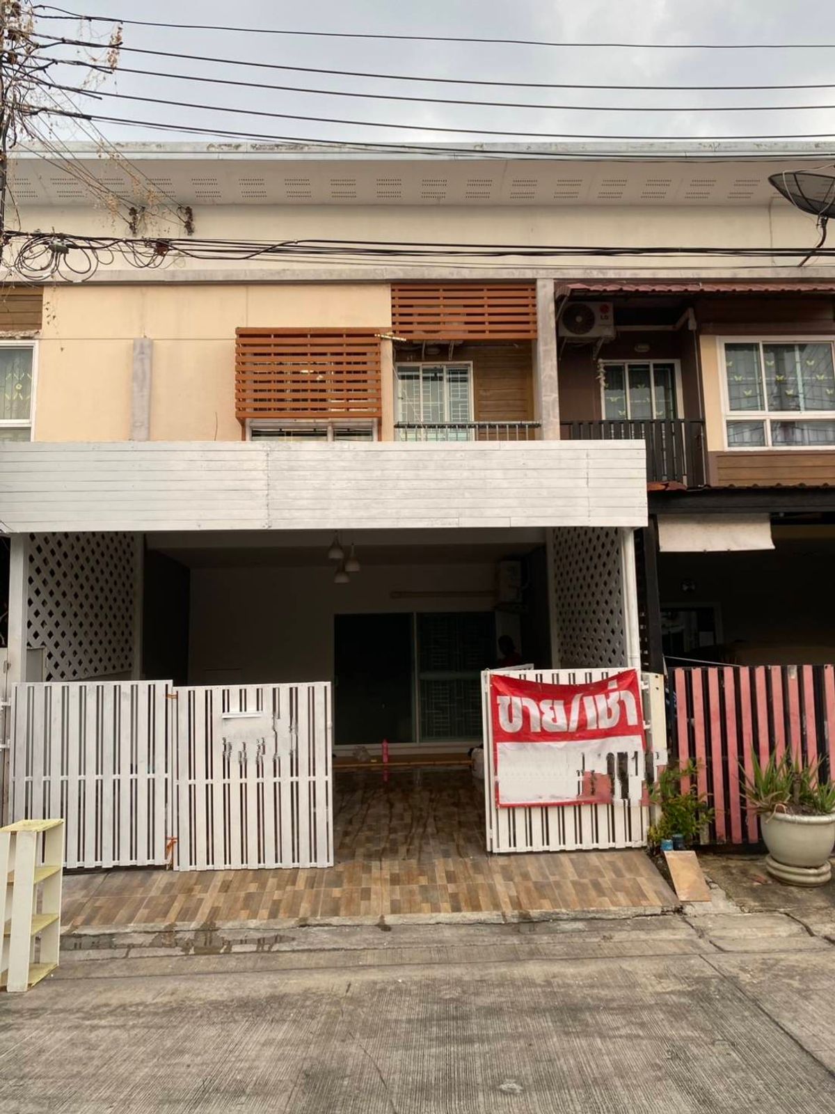 ให้เช่าทาวน์โฮมพัฒนาการ ศรีนครินทร์ : Townhouse for rent Pattanakran 3 bedroom near Yellow Line 