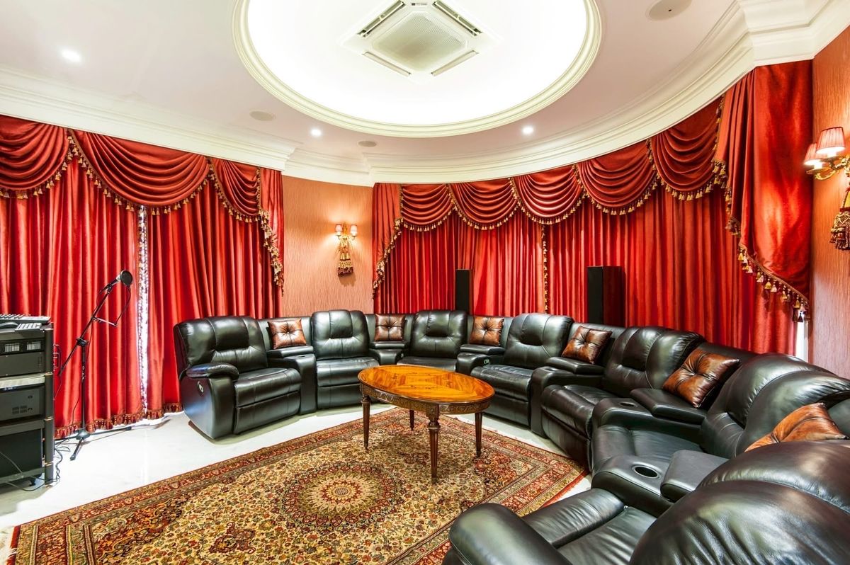 ขายบ้านพระราม 9 เพชรบุรีตัดใหม่ RCA : 📢👇ครบจบในที่เดียว บ้านหรู พร้อมสระว่ายน้ำ อาคารฟิตเนส อาคารสำนักงาน ตั้งอยู่กลางเมือง เดินทางสะดวกหลายเส้นทาง