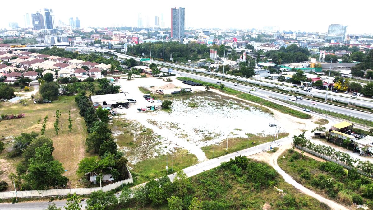 For RentLandPattaya, Bangsaen, Chonburi : Land for rent 5-0-36 Rai, Motorway Road 7, Chon Buri-Pattaya, near Sukhumvit Road, only 400 mm, corner, 2 side of the road.
